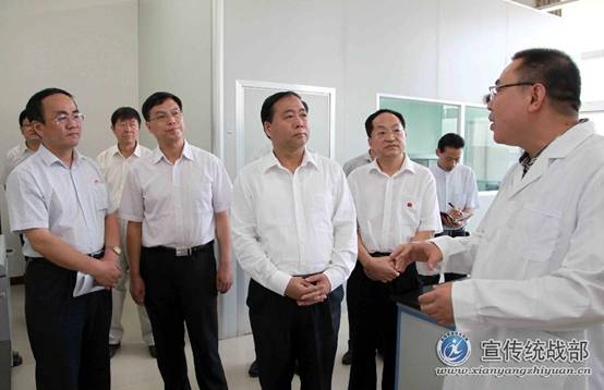 市委书记姜锋视察畜牧兽医研究所.jpg